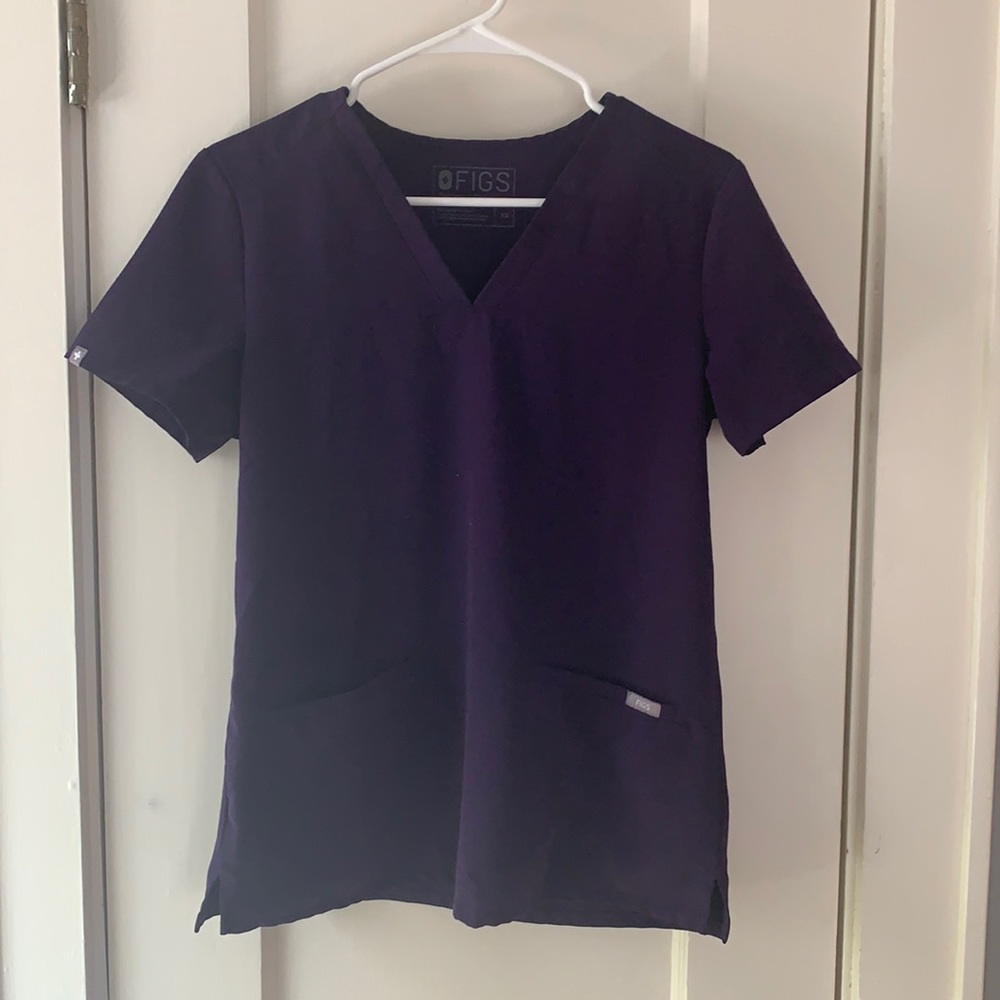 XS Purple Casma 3 Pocket FIGS Scrub Top